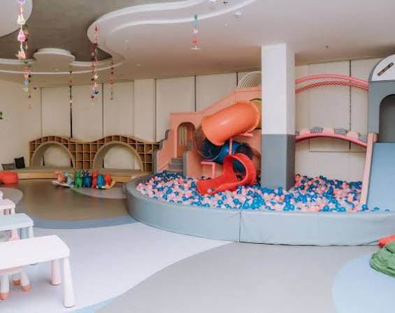 Câu lạc bộ trẻ em (Kids Club) và Khu vui chơi giải trí