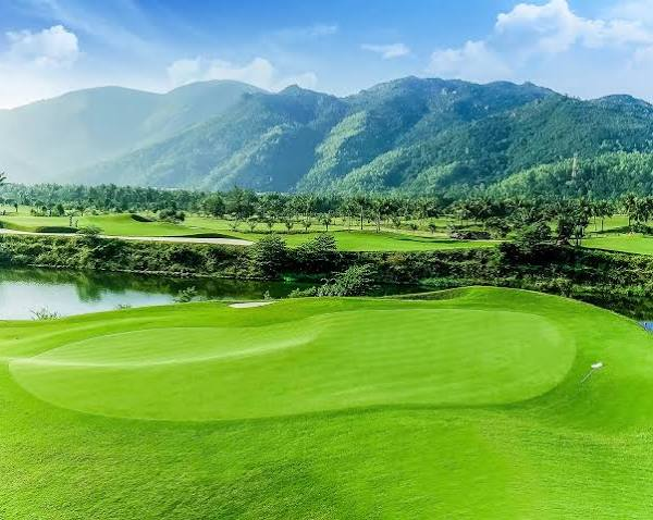 Sân Golf Diamond Bay Quốc Tế 