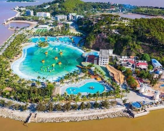 Bãi biển nhân tạo Dragon Beach