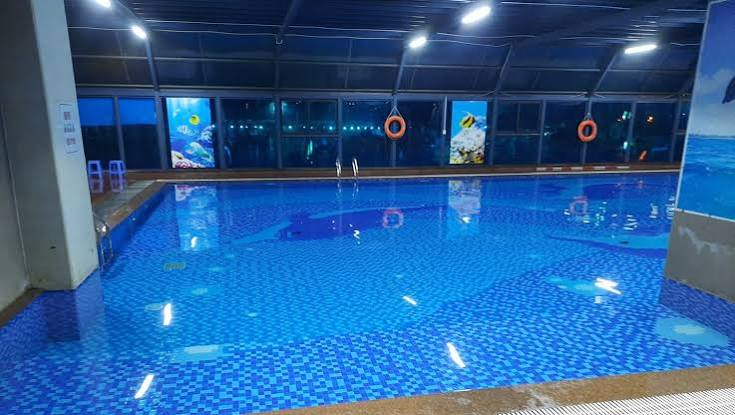 Hệ thống bể bơi bốn mùa ngoài trời và trong nhà