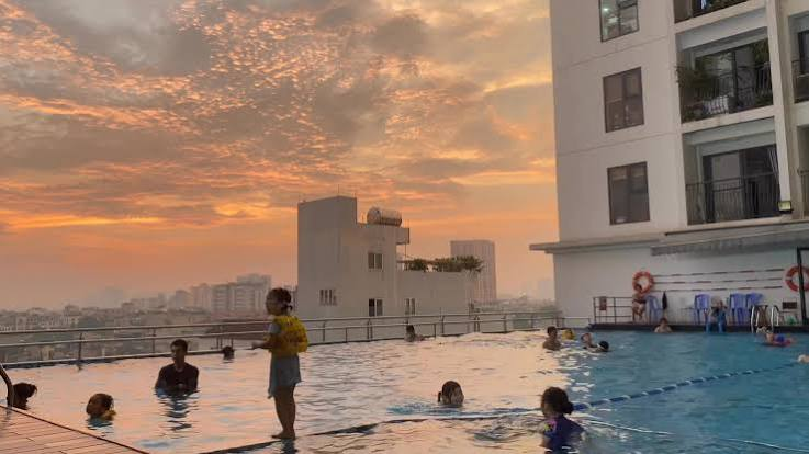 Bể bơi skyview ngoài trời 