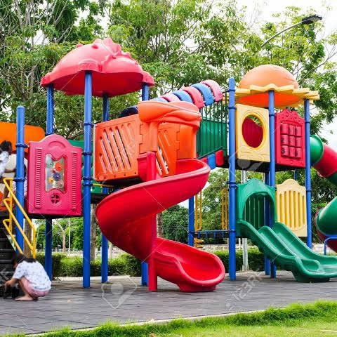 Khu vui chơi sắc màu ngoài trời cho trẻ em