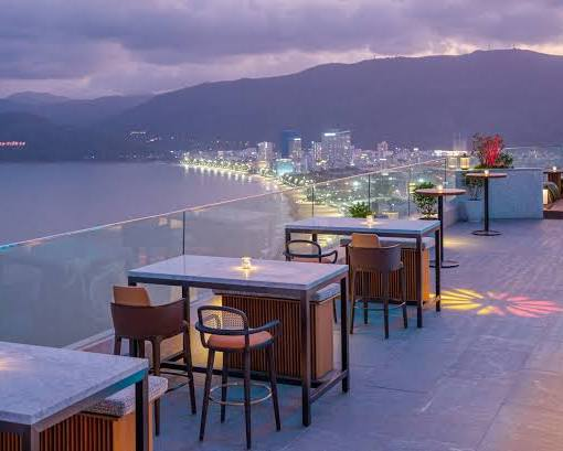 Sky Bar ngắm toàn cảnh thành phố