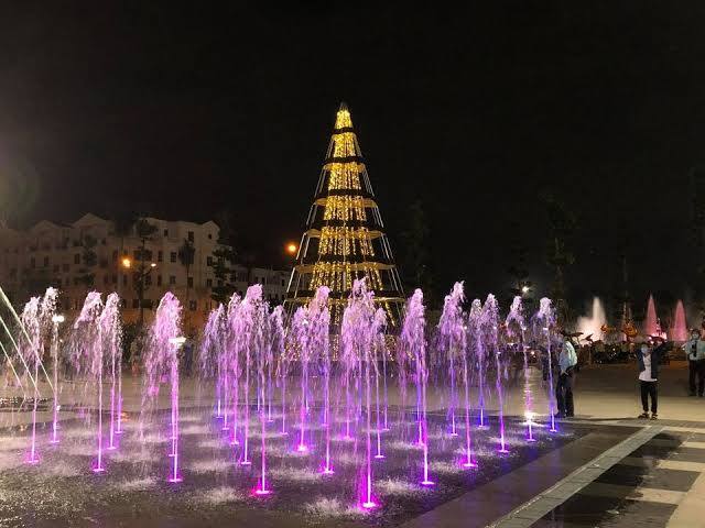 Quảng trường nước Lumière Fountain & Crystal Fountain