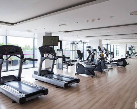 Phòng tập Gym view hồ bơi