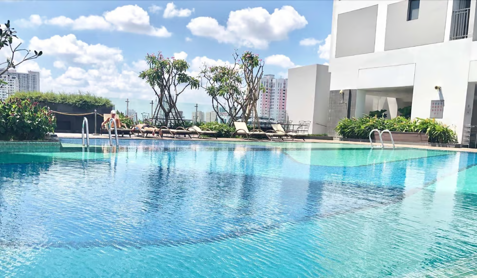 Hồ bơi ngoài trời