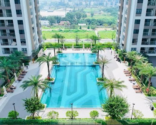 Hồ bơi Skyview nội khu