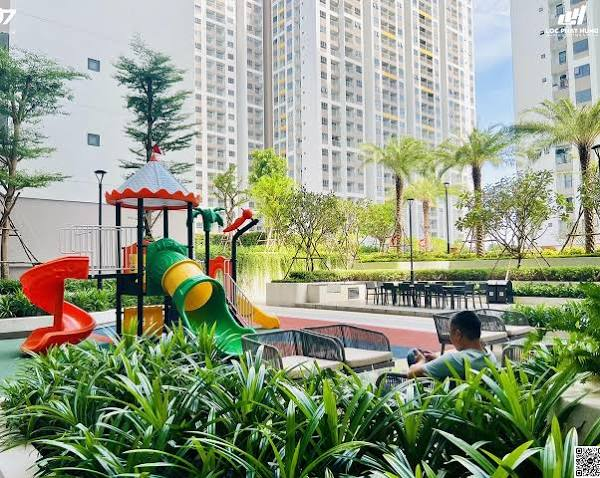 Khu vui chơi trẻ em ngoài trời