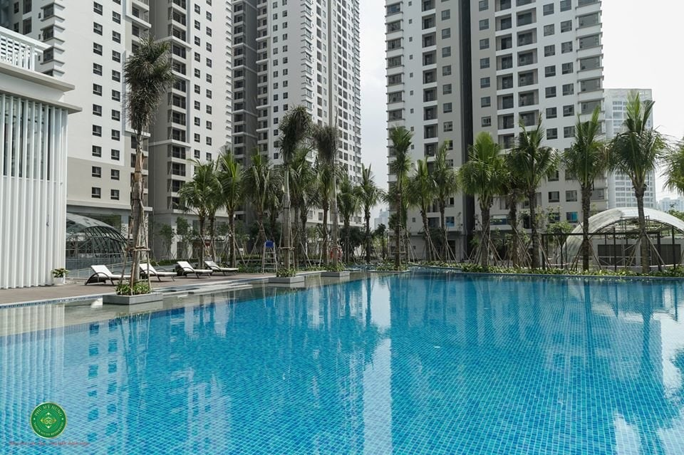 Hồ bơi tràn 1.700 m²