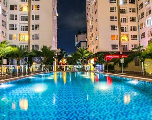 Hồ bơi tràn bờ (Tầng trệt)