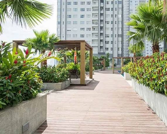 Khuôn viên cây xanh và Phố đi bộ