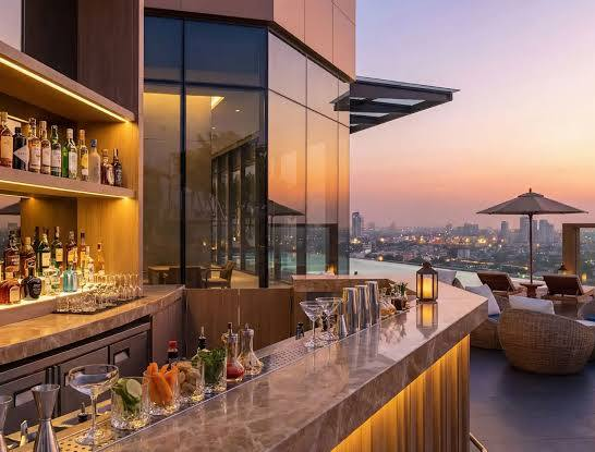 Rooftop Sky Bar & Vườn thượng uyển tầng không