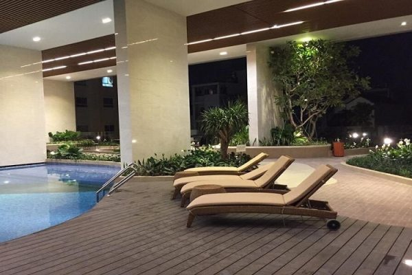 Bể bơi hiện đại