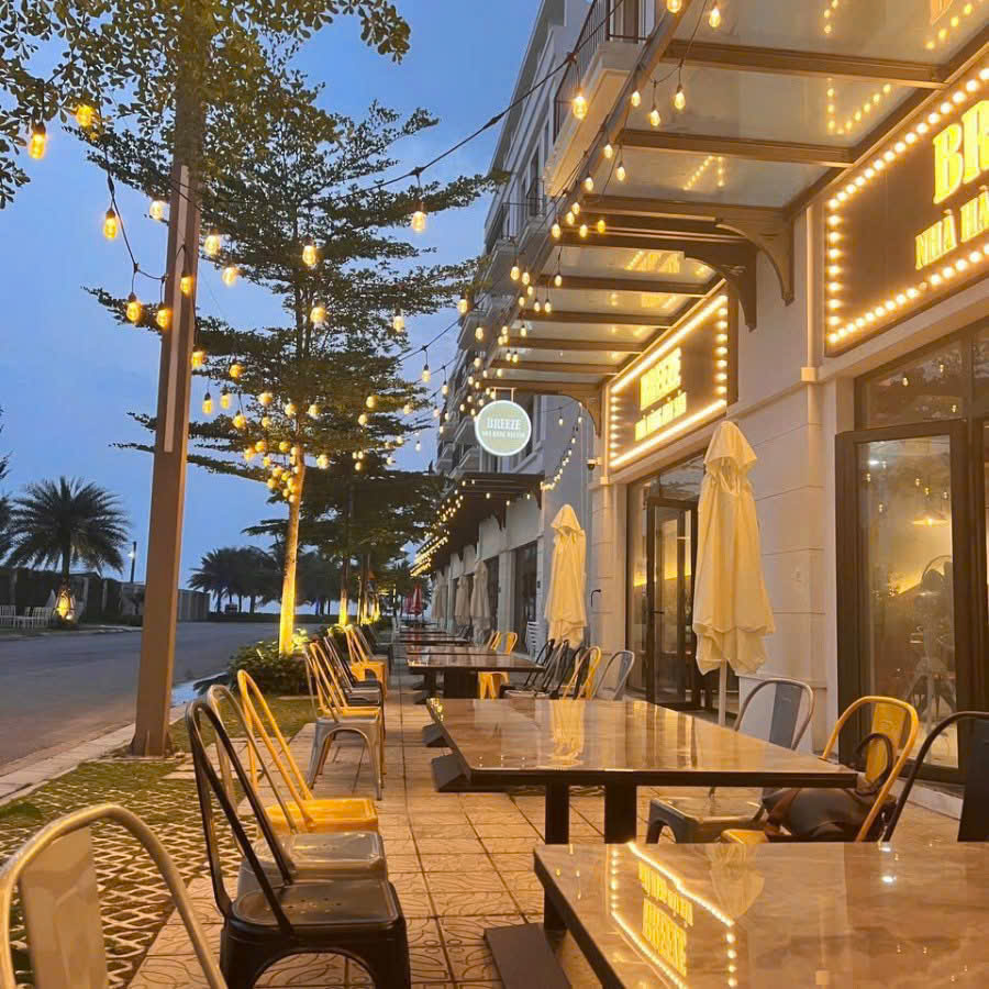 Nhà hàng Breeze Restaurant